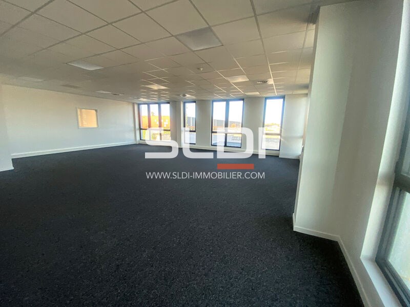 Locaux d'activités A LOUER - CORBAS - 1 771 m²