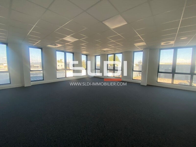 Locaux d'activités A LOUER - CORBAS - 1 771 m²