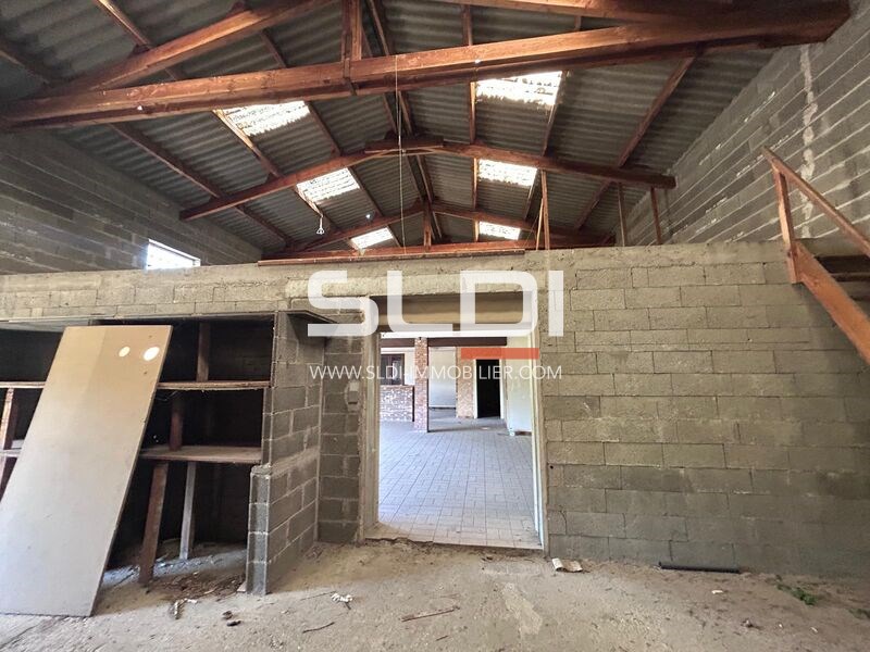 Locaux d'activités A VENDRE - LETRA - 425 m²