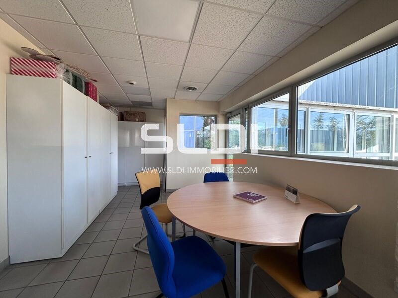 Locaux d'activités A VENDRE - LES ÉCHETS - 4 223 m²