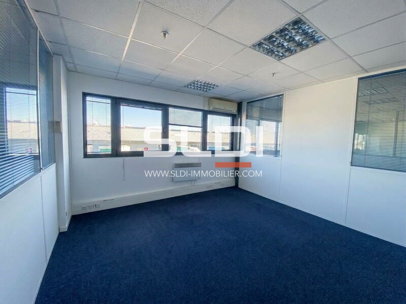 Locaux d'activités A LOUER - MIONS - 7 933 m²