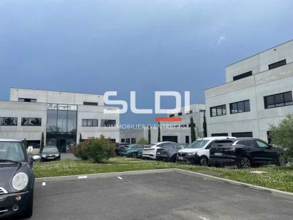 Bureaux A VENDRE OU A LOUER - RILLIEUX LA PAPE - 850 m²