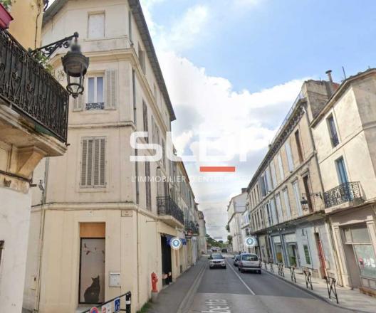 Commerces A VENDRE - ARLES - 77 m²