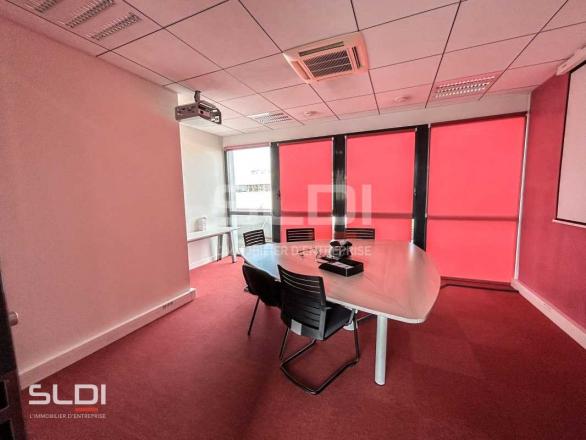 Bureaux A LOUER - SAINT PRIEST - 274 m²