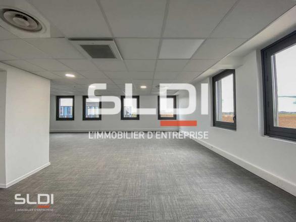 Bureaux A LOUER - COLOMBIER SAUGNIEU - 374 m²