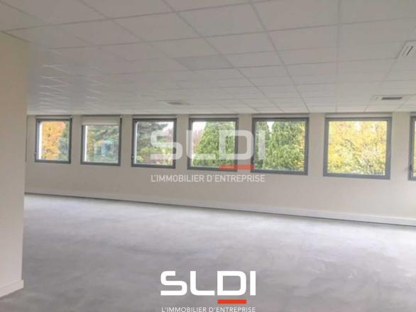 Bureaux A VENDRE - DARDILLY - 204 m²