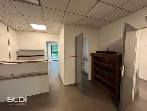 Bureaux A LOUER - LIMAS - 75 m²