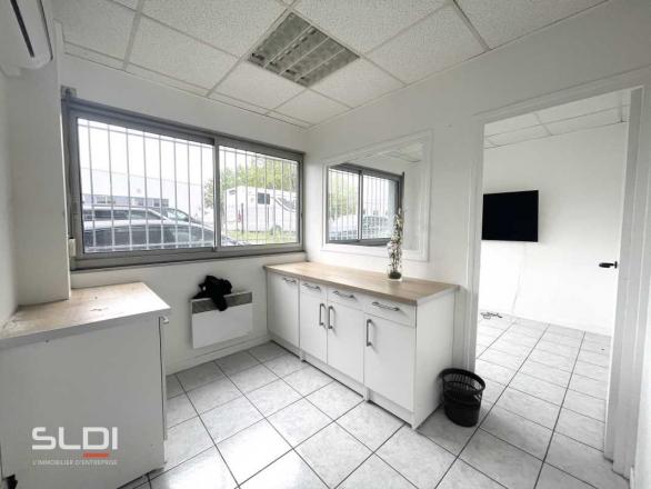 Activités A LOUER - CHASSIEU - 900 m²