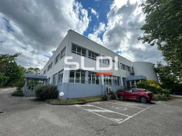 Bureaux A LOUER - TASSIN LA DEMI LUNE - 198 m²