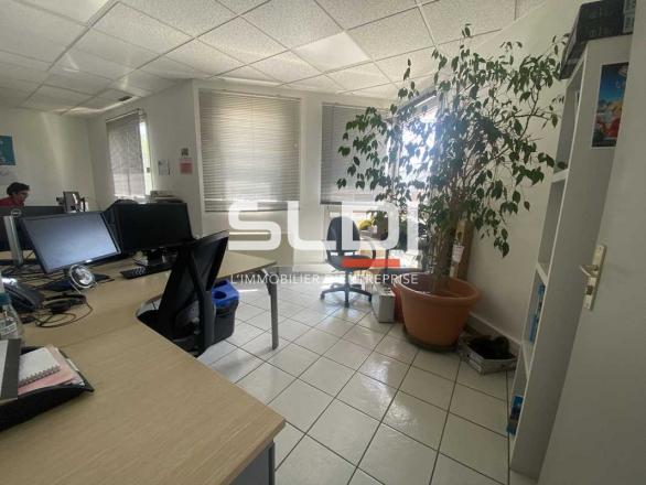 Activités A VENDRE - SAINT LAURENT DE MURE - 1 030 m²