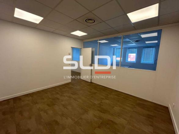 Bureaux A LOUER - SAINT PRIEST - 80 m²