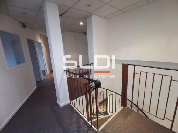 Bureaux A LOUER - TOUSSIEU - 187 m²