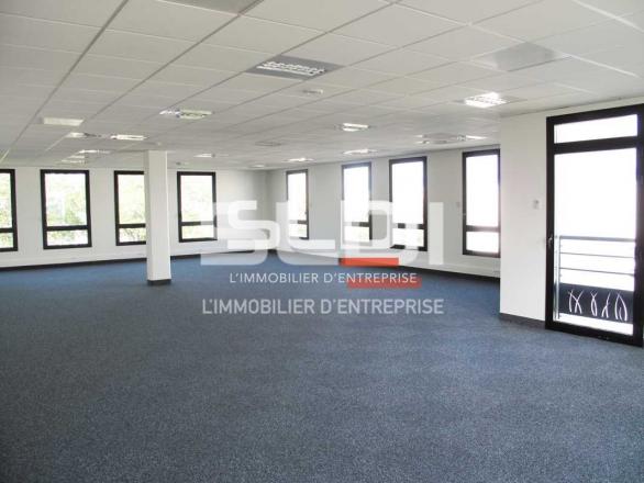 Bureaux A LOUER - SAINT PRIEST - 221 m²