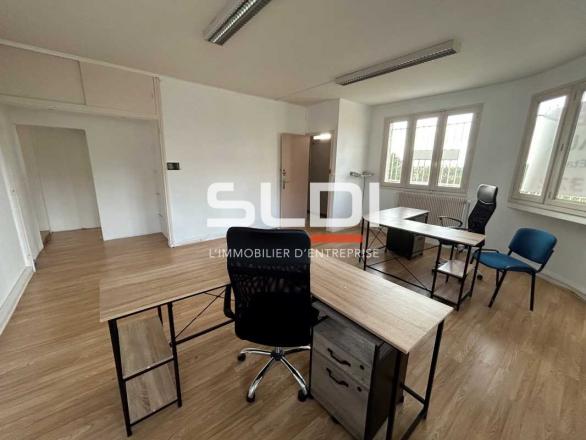 Bureaux A LOUER - MONTANAY - 147 m²