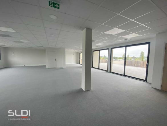 Bureaux A VENDRE - DARDILLY - 425 m²