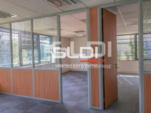 Bureaux A LOUER - SAINT PRIEST - 1 487 m²