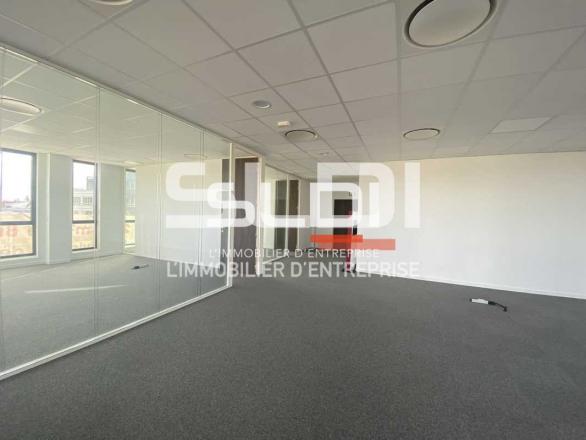 Bureaux A LOUER - VAULX EN VELIN - 991 m²