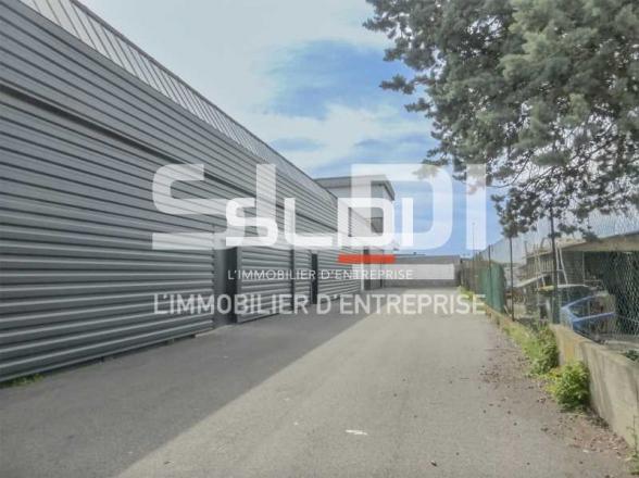 Activités A LOUER - DECINES CHARPIEU - 2 300 m²