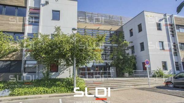 Bureaux A LOUER - SAINT PRIEST - 592 m²