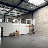 Locaux d'activités A LOUER - SAINT ANDRE DE CORCY - 445 m² Locaux d'activités A LOUER - SAINT ANDRE DE CORCY - 445 m²