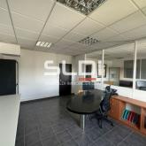 Locaux d'activités A VENDRE - DAGNEUX - 685 m² Locaux d'activités A VENDRE - DAGNEUX - 685 m²