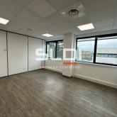 Bureaux A LOUER - CHAMPAGNE AU MONT D'OR - 1 069 m²