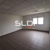 Bureaux A LOUER - SAINT PIERRE DE CHANDIEU - 140 m² Bureaux A LOUER - SAINT PIERRE DE CHANDIEU - 140 m²