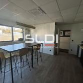 Locaux d'activités A LOUER - GLEIZE - 426 m² Locaux d'activités A LOUER - GLEIZE - 426 m²
