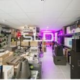 Commerces A VENDRE - VILLEURBANNE - 237 m² Commerces A VENDRE - VILLEURBANNE - 237 m²