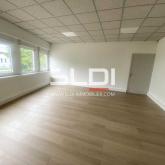 Locaux d'activités A LOUER - SAINT PRIEST - 370 m² Locaux d'activités A LOUER - SAINT PRIEST - 370 m²