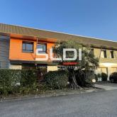 Locaux d'activités A LOUER - SAINT PRIEST - 598 m² Locaux d'activités A LOUER - SAINT PRIEST - 598 m²