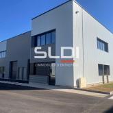 Locaux d'activités A LOUER - OULLINS-PIERRE-BÉNITE - 323 m² Locaux d'activités A LOUER - OULLINS-PIERRE-BÉNITE - 323 m²