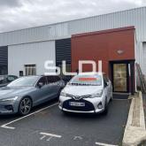 Locaux d'activités A VENDRE - RILLIEUX LA PAPE - 850 m²