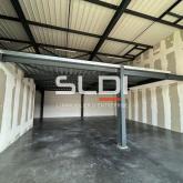 Commerces A LOUER - LIMAS - 434 m² Commerces A LOUER - LIMAS - 434 m²