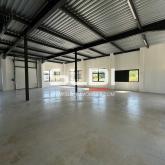 Locaux d'activités A LOUER - DARDILLY - 418 m² Locaux d'activités A LOUER - DARDILLY - 418 m²