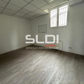 Commerces A VENDRE OU A LOUER - NEUVILLE SUR SAONE - 66 m² Commerces A VENDRE OU A LOUER - NEUVILLE SUR SAONE - 66 m²