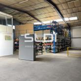 Locaux d'activités A LOUER - VAULX EN VELIN - 679 m² Locaux d'activités A LOUER - VAULX EN VELIN - 679 m²