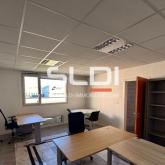 Locaux d'activités A LOUER - SAINT PRIEST - 200 m²