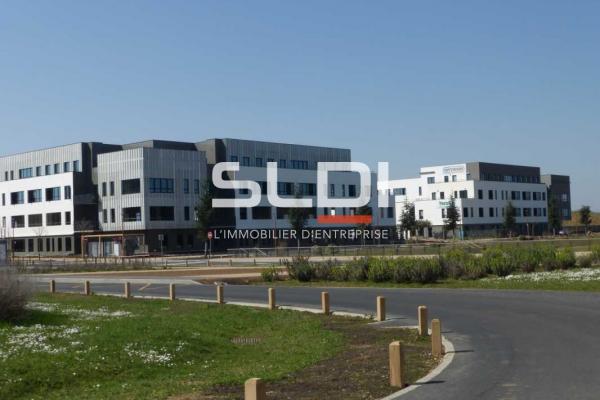 Bureaux A LOUER - GENAS - 792 m²