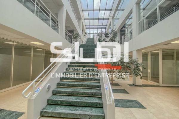 Bureaux A LOUER - BRON - 163 m²