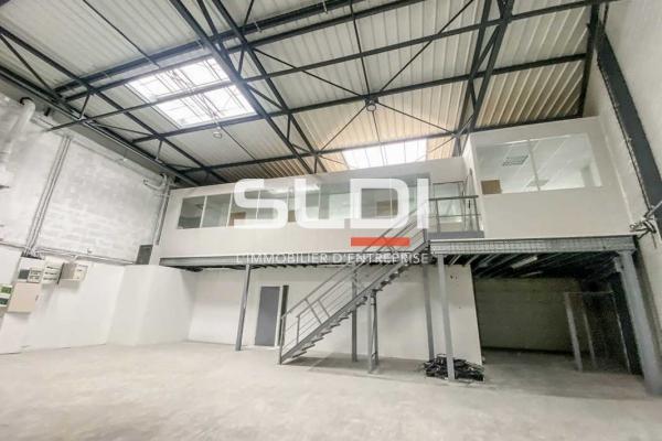 Locaux d'activités A VENDRE OU A LOUER - SAINT PRIEST - 500 m²