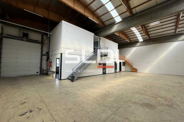 Locaux d'activités A LOUER - DARDILLY - 206 m²