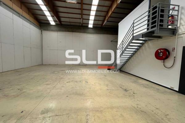 Locaux d'activités A LOUER - DARDILLY - 206 m²
