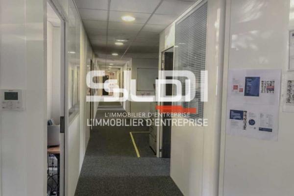 Bureaux A LOUER - BRON - 498 m²