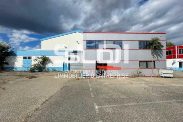 Locaux d'activités A VENDRE - RILLIEUX LA PAPE - 966 m²