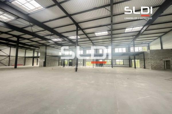Locaux d'activités A LOUER - SAINT PRIEST - 4 366 m²