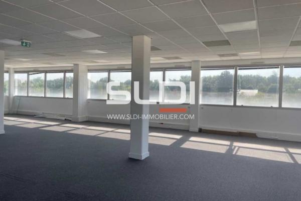 Bureaux A LOUER - SAINT PRIEST - 623 m²