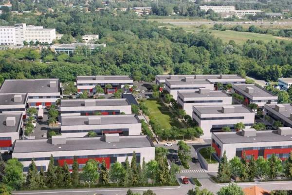 Locaux d'activités A LOUER - DARDILLY - 5 118 m²