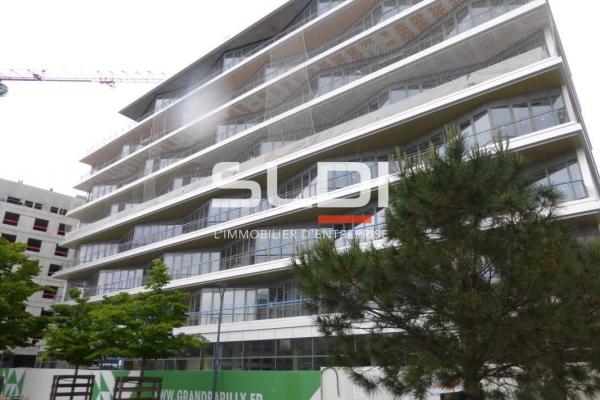 Commerces A LOUER - VENISSIEUX - 169 m²
