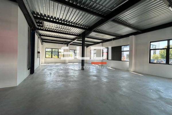 Locaux d'activités A LOUER - DARDILLY - 686 m²
